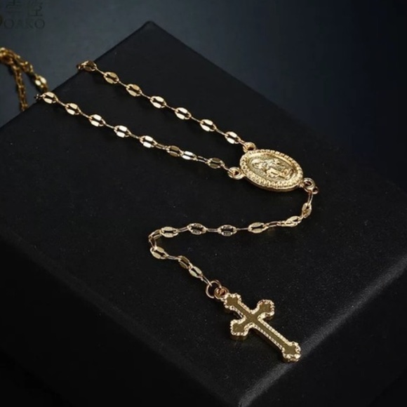 Vintage Gold Cross Pendant Necklace - Picture 2 of 5